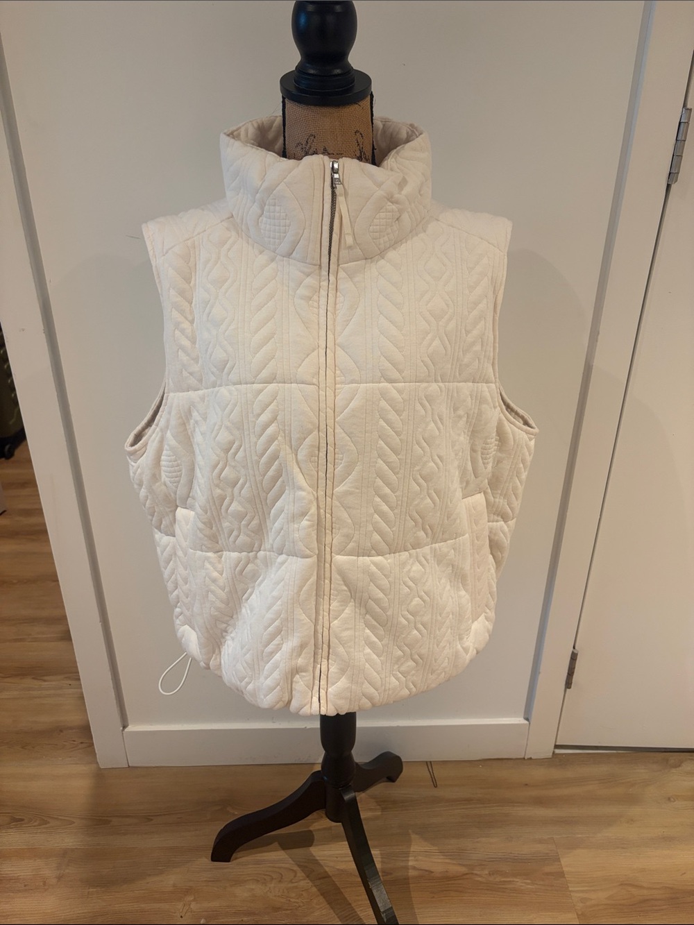 Lou & Grey Cream Quilted High-Neck Puffer full zip Vest
